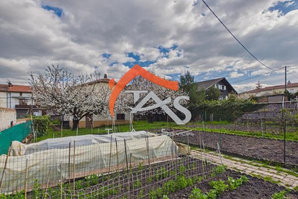 Vente                                                      Maison
                        
                     4 pièces                      74 m2                     à La Grand-Croix