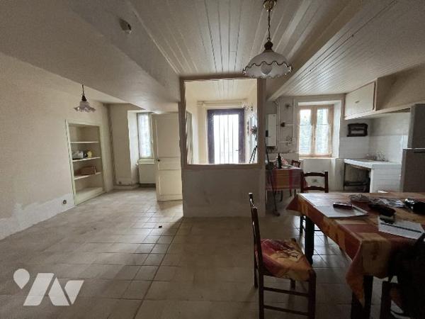 Maison d’habitation mitoyenne des 2 côtés