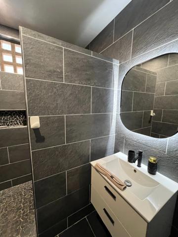 Coup de cœur assuré -Maison moderne avec studio indépendant KOUROU (973)