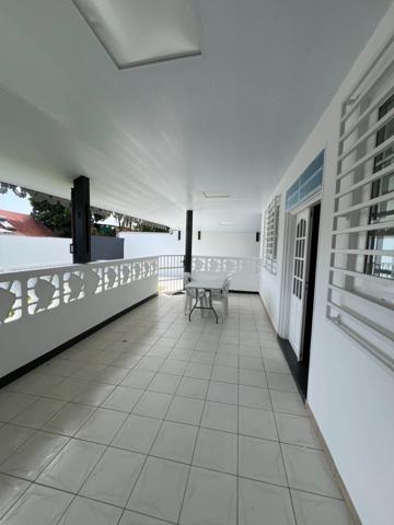 Coup de cœur assuré -Maison moderne avec studio indépendant KOUROU (973)