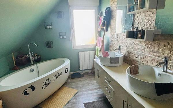 Maison à vendre    5 pièces •  Beautor