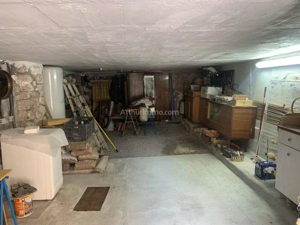 Vente                                                      Maison de village
                        
                     1 pièces                      71 m2                     à La Mure-Argens