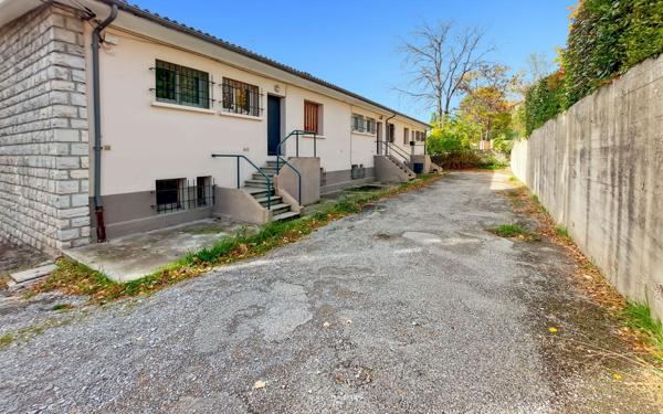 Maison à vendre    11 pièces •  Manosque