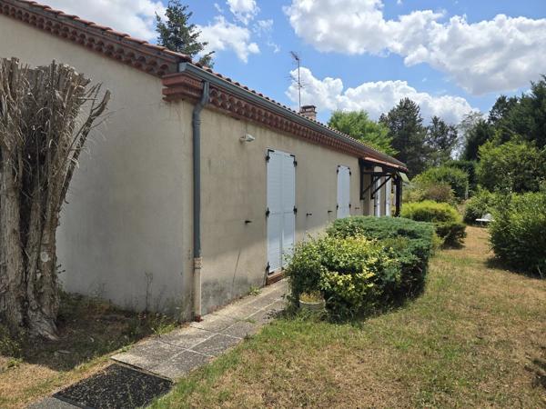 Vente                                                      Maison
                        
                     6 pièces                      183 m2                     à Vergongheon