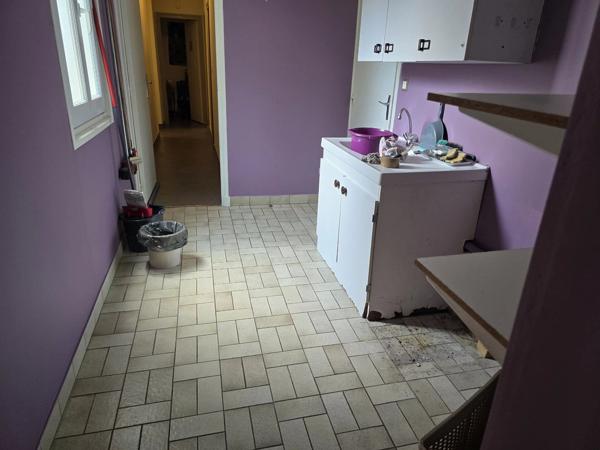 Vente                                                      Maison
                        
                     6 pièces                      183 m2                     à Vergongheon