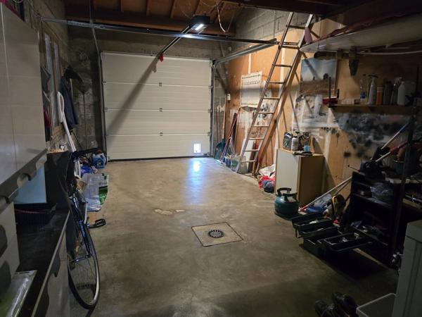 Vente                                                      Maison
                        
                     6 pièces                      183 m2                     à Vergongheon