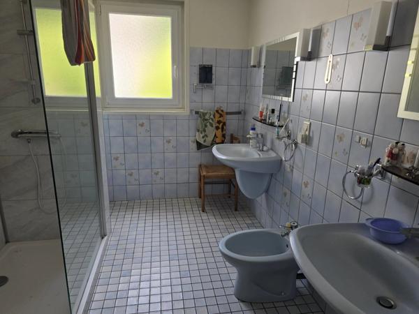 Vente                                                      Maison
                        
                     6 pièces                      183 m2                     à Vergongheon