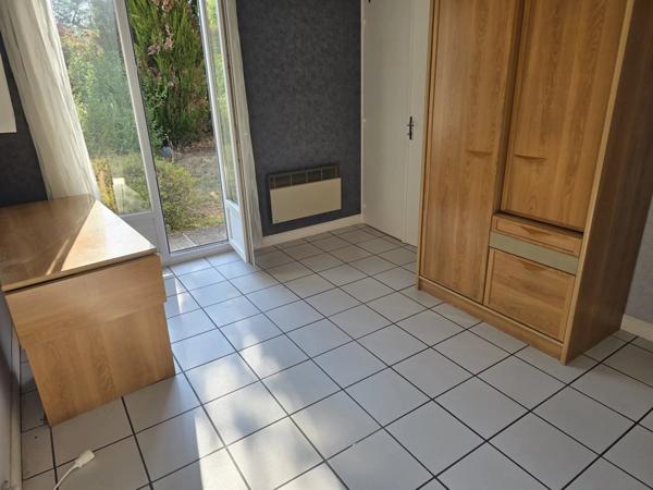 Vente                                                      Maison
                        
                     6 pièces                      183 m2                     à Vergongheon