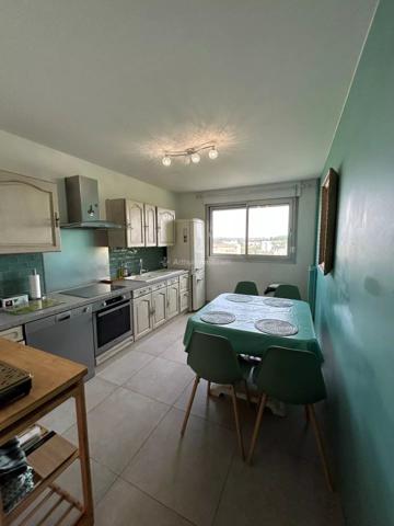 Location                                                      Appartement
                        
                     5 pièces                      107 m2                     à Bron