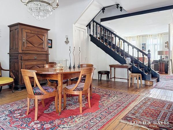 Maison de ville 185 m² + sous-sol au coeur de Royan
