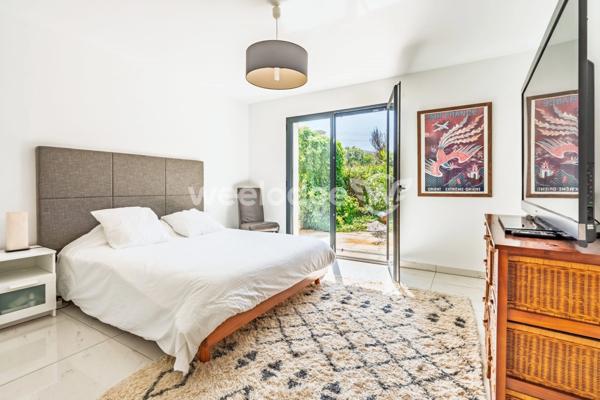 Maison à vendre 6 pièces de 270,56 m² à Urrugne