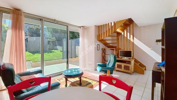 Orvault Gaudinière : Maison 2 chambres, rénovée, baignée de lumière, petit extérieur, proche Parc et école du Bois Saint Louis.
