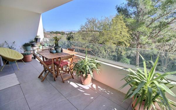 Appartement à vendre    2 pièces • 44,10 m2 Marseille 9