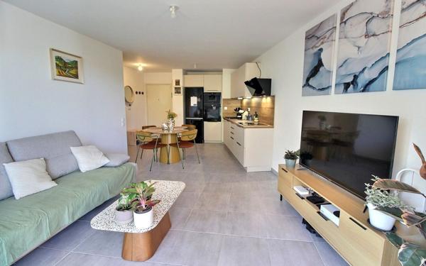 Appartement à vendre    2 pièces • 44,10 m2 Marseille 9