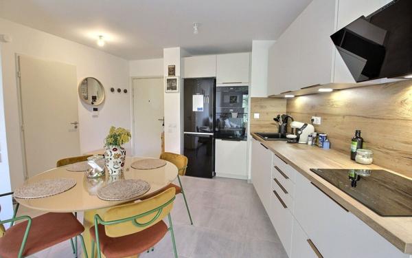 Appartement à vendre    2 pièces • 44,10 m2 Marseille 9