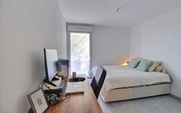 Appartement à vendre    2 pièces • 44,10 m2 Marseille 9