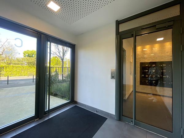 Bordeaux appartement 3 pièce(s) 70m2 2 ch parking sécurisée loggia