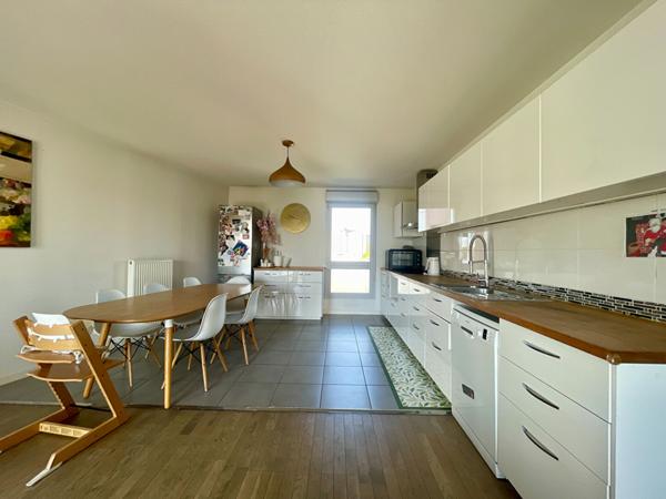 Bordeaux appartement 3 pièce(s) 70m2 2 ch parking sécurisée loggia