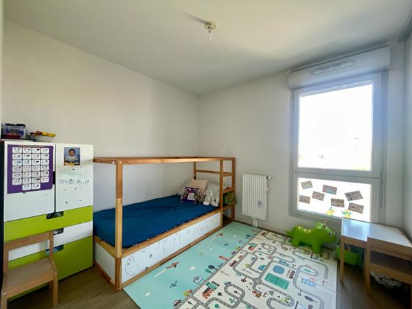 Bordeaux appartement 3 pièce(s) 70m2 2 ch parking sécurisée loggia