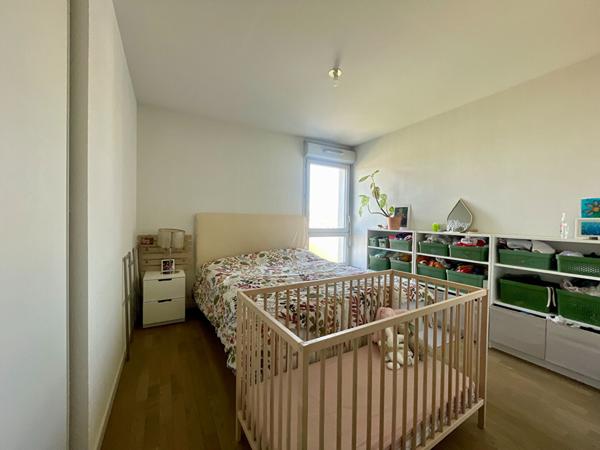 Bordeaux appartement 3 pièce(s) 70m2 2 ch parking sécurisée loggia