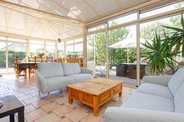 Vente
                Maison162 m² - 8 Pièces -
                    JOUE LES TOURS (37300)