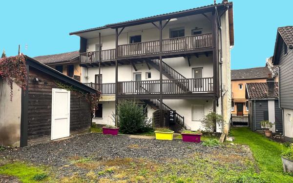 Immeuble à vendre    15 pièces •  Cransac