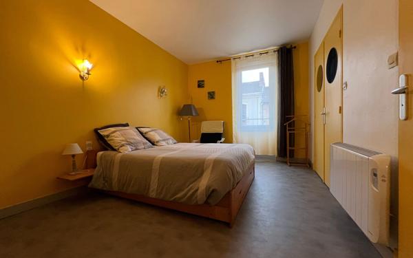 Immeuble à vendre    15 pièces •  Cransac