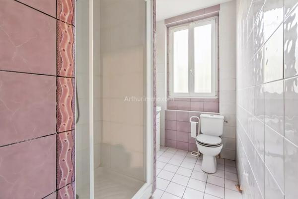 Vente                                                      Appartement
                        
                     3 pièces                      43 m2                     à Paris 18