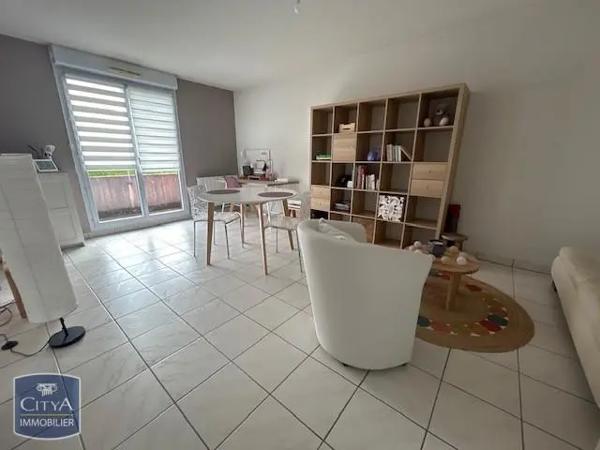 Appartement à louer 2 pièces 46.9m² Cusset (03300)