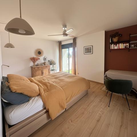 Maison
                                                                                                                                                                                                                                                                                                                        7 pièce(s)                                                                                                                                                                                                          3 chambre(s)                                                                                                                                                                                                          203  m²