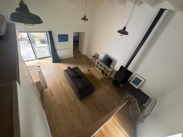 Maison
                                                                                                                                                                                                                                                                                                                        7 pièce(s)                                                                                                                                                                                                          3 chambre(s)                                                                                                                                                                                                          203  m²