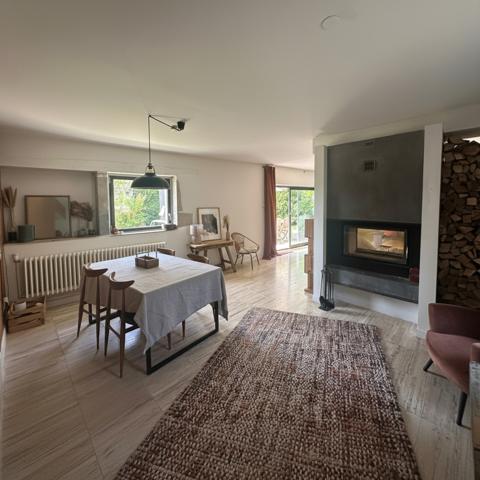 Maison
                                                                                                                                                                                                                                                                                                                        7 pièce(s)                                                                                                                                                                                                          3 chambre(s)                                                                                                                                                                                                          203  m²