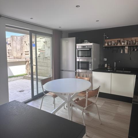 Maison
                                                                                                                                                                                                                                                                                                                        7 pièce(s)                                                                                                                                                                                                          3 chambre(s)                                                                                                                                                                                                          203  m²