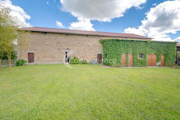 Propriete
                                                                                                                                                                                                                                                                                                                        6 pièce(s)                                                                                                                                                                                                          3 chambre(s)                                                                                                                                                                                                          162  m²