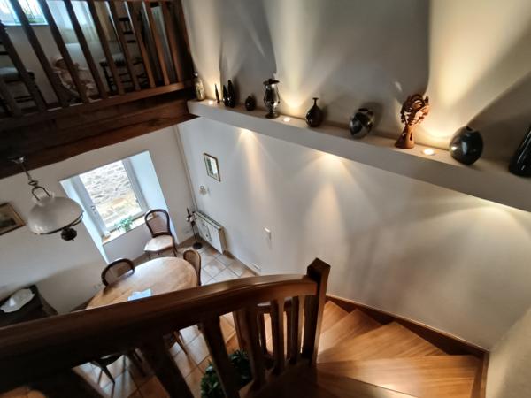 Propriete
                                                                                                                                                                                                                                                                                                                        6 pièce(s)                                                                                                                                                                                                          3 chambre(s)                                                                                                                                                                                                          162  m²