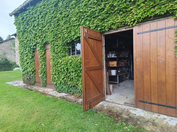 Propriete
                                                                                                                                                                                                                                                                                                                        6 pièce(s)                                                                                                                                                                                                          3 chambre(s)                                                                                                                                                                                                          162  m²