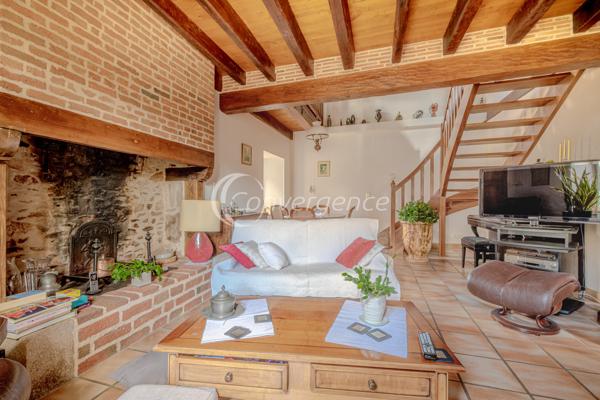 Propriete
                                                                                                                                                                                                                                                                                                                        6 pièce(s)                                                                                                                                                                                                          3 chambre(s)                                                                                                                                                                                                          162  m²