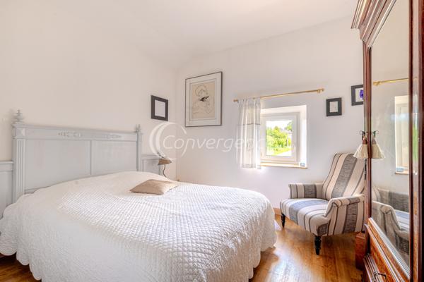 Propriete
                                                                                                                                                                                                                                                                                                                        6 pièce(s)                                                                                                                                                                                                          3 chambre(s)                                                                                                                                                                                                          162  m²