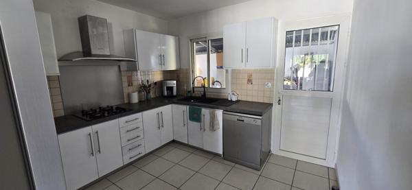 La Rivière (97421) Villa F5 Meublée La Rivière St Louis