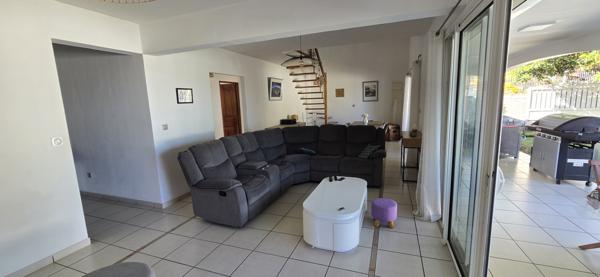 La Rivière (97421) Villa F5 Meublée La Rivière St Louis