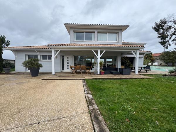 A vendre superbe Maison contemporaine sur la commune de Boulazac Isle Manoire