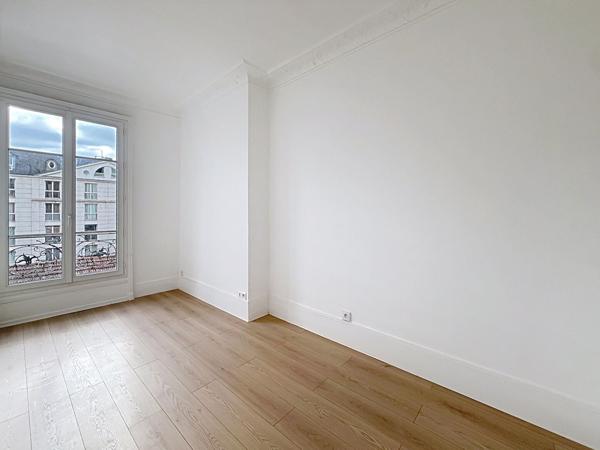 Appartement Suresnes 3 pièce(s) 64 m2