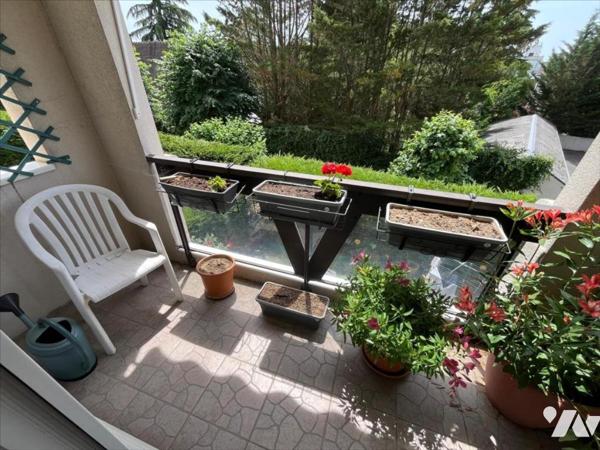 LIVRY-GARGAN APPARTEMENT T4 AVEC CAVE ET GARAGE
