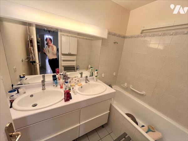 LIVRY-GARGAN APPARTEMENT T4 AVEC CAVE ET GARAGE