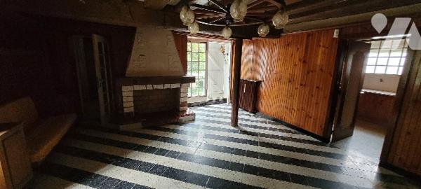 Une maison d’habitation et de très grands combles de ferme
Une grange