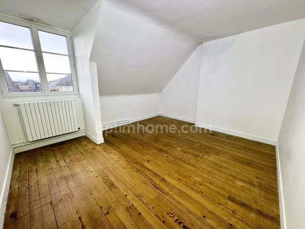 Maison familiale 8 pièces 6 chambres avec garage et cour – Centre-ville de Vimoutiers (61)