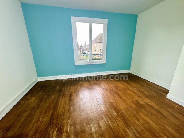 Maison familiale 8 pièces 6 chambres avec garage et cour – Centre-ville de Vimoutiers (61)