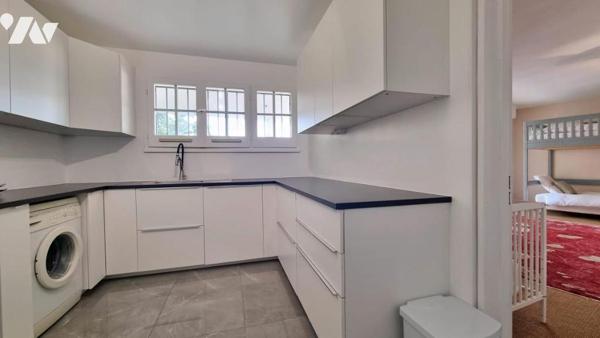 Fabron - Villa de 326 m² avec 6 chambres, piscine et vue mer !