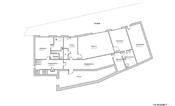 Fabron - Villa de 326 m² avec 6 chambres, piscine et vue mer !