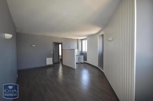 Appartement à louer 2 pièces 45m² Cholet (49300)